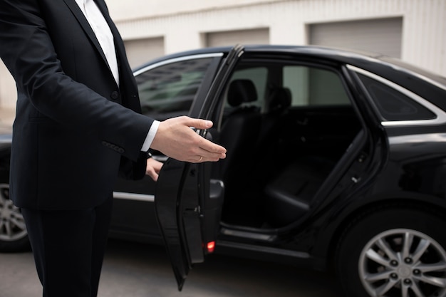 What to Expect From a Chauffeur