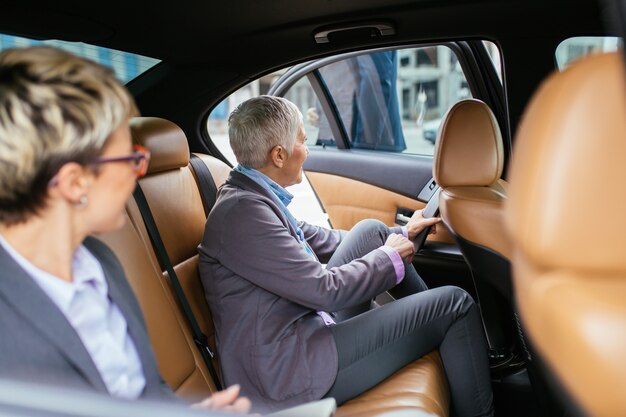 7 Benefits of Chauffeur Services for Parents